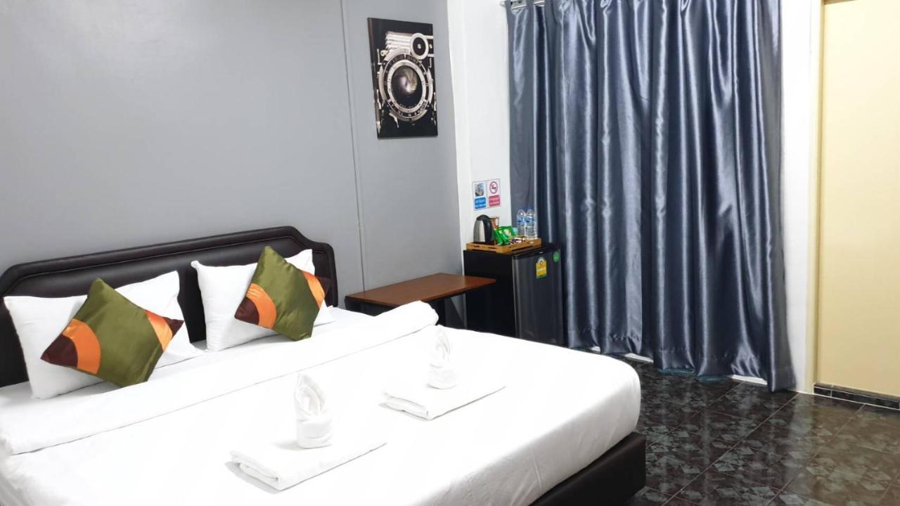 Ada Apartment - อาดา อพาร์ทเมนท์ Bangkok Exterior photo