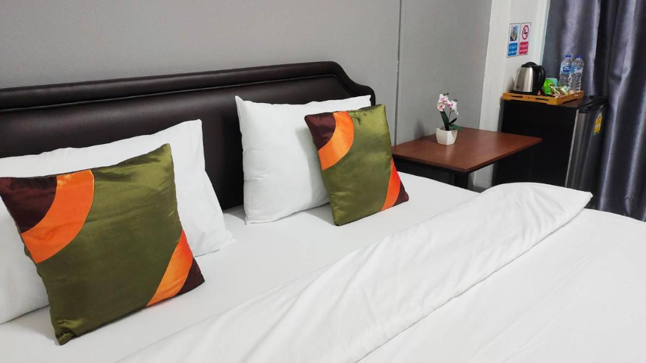Ada Apartment - อาดา อพาร์ทเมนท์ Bangkok Exterior photo