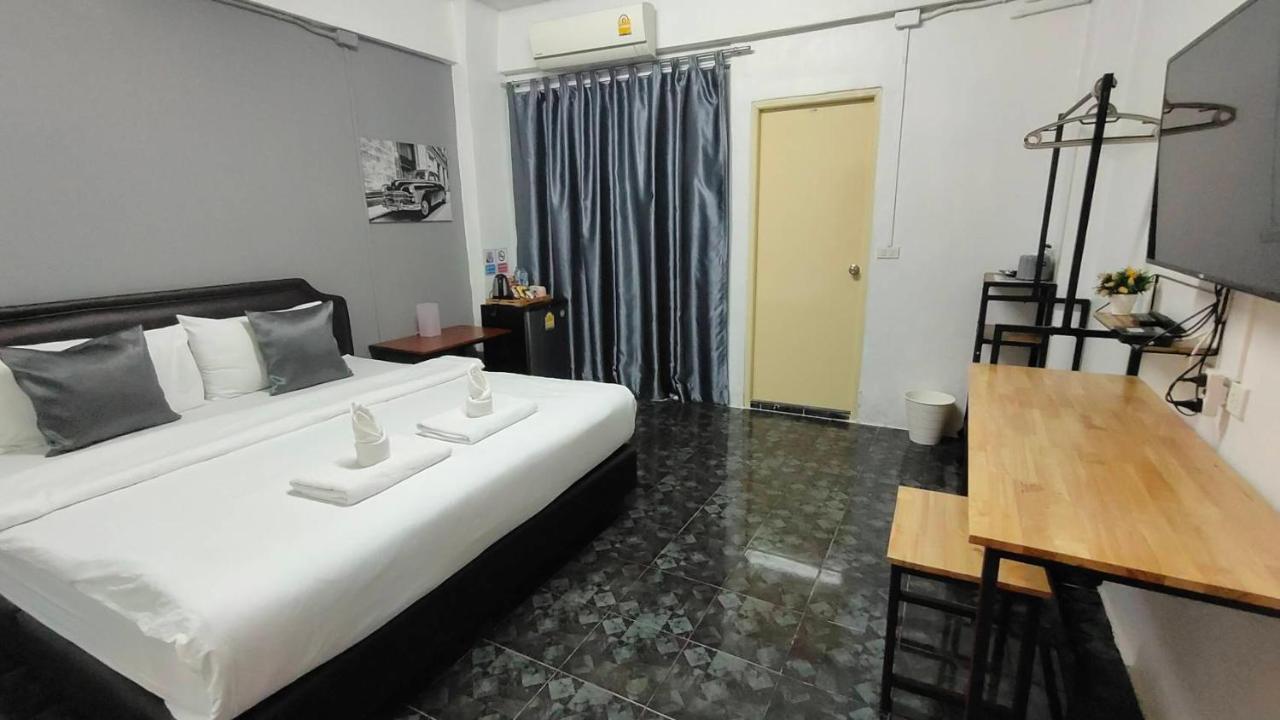Ada Apartment - อาดา อพาร์ทเมนท์ Bangkok Exterior photo